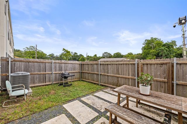 6409 Berkman DR 6, Austin, TX 78723