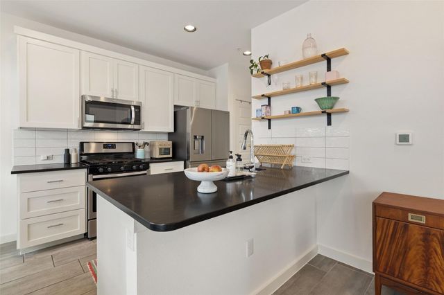 6409 Berkman DR 6, Austin, TX 78723