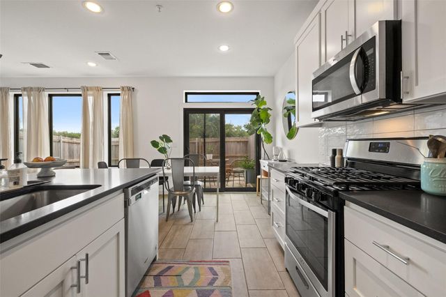 6409 Berkman DR 6, Austin, TX 78723