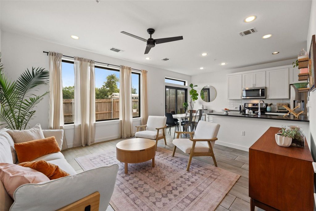 6409 Berkman DR 6, Austin, TX 78723