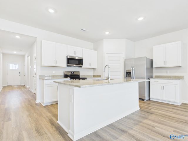 6139 Feather Way SE, Owens Cross Roads, AL 36763