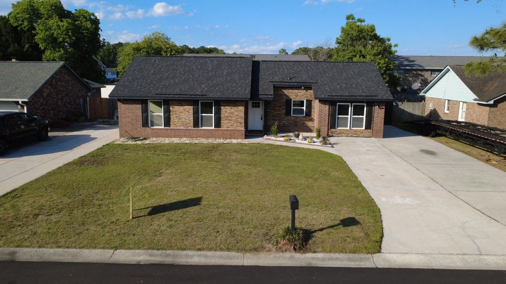 215 Horseshoe Drive, Goose Creek, SC 29445