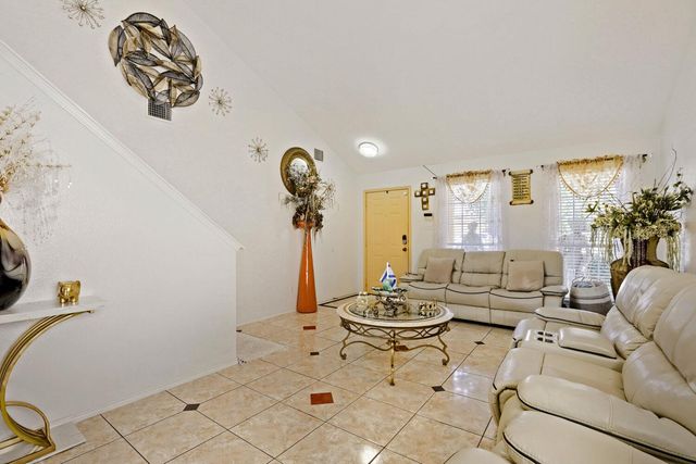 1021 Traci Michelle DR, Pflugerville, TX 78660