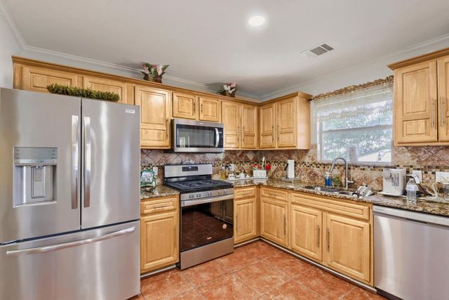 1021 Traci Michelle DR, Pflugerville, TX 78660