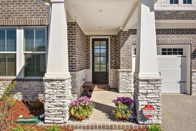 229 Pin High Dr, Mount Juliet, TN 37122