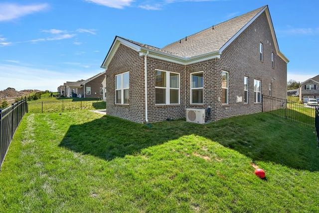 229 Pin High Dr, Mount Juliet, TN 37122