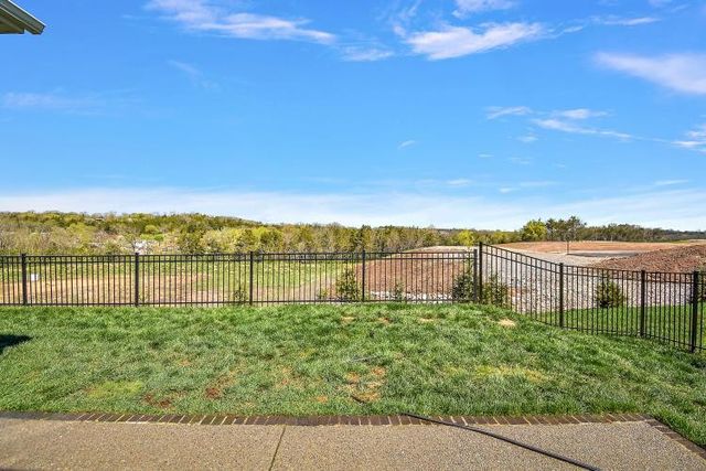 229 Pin High Dr, Mount Juliet, TN 37122