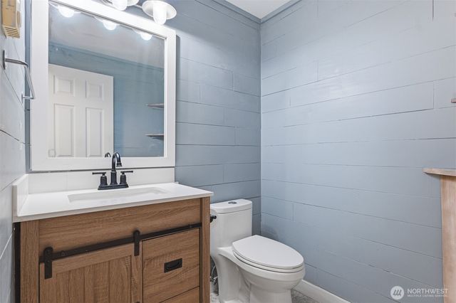 12817 Kapowsin Highlands Drive E, Graham, WA 98338