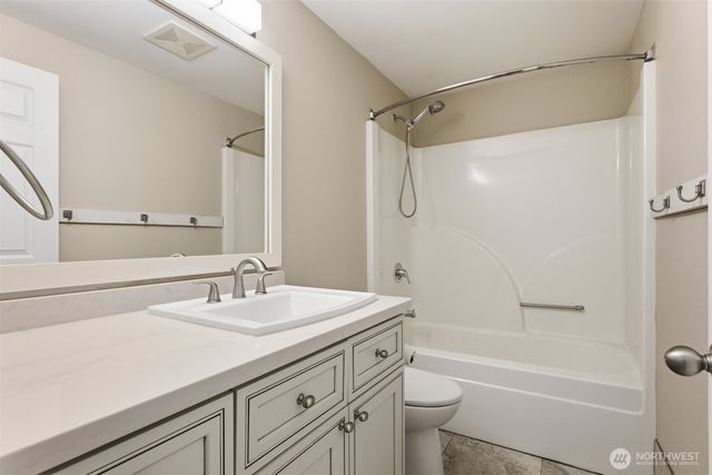 12817 Kapowsin Highlands Drive E, Graham, WA 98338
