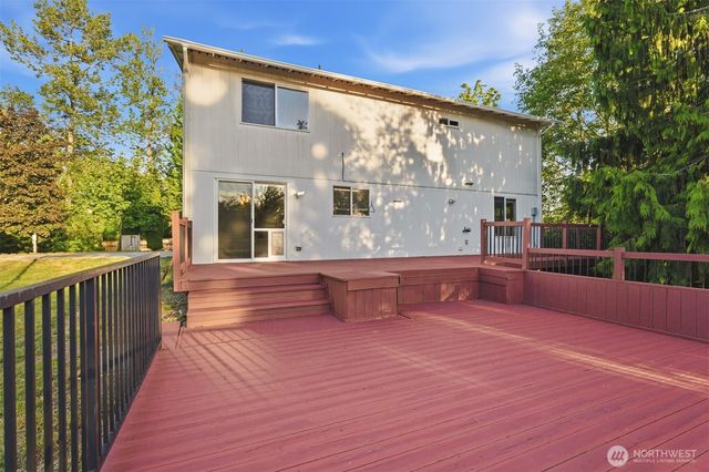12817 Kapowsin Highlands Drive E, Graham, WA 98338