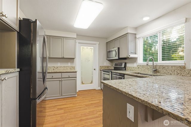 12817 Kapowsin Highlands Drive E, Graham, WA 98338