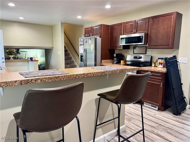 357 Warren Avenue, Vienna, OH 44473