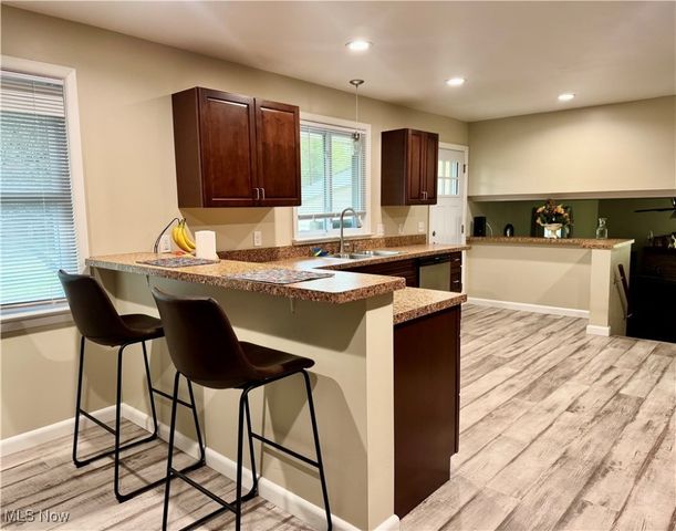 357 Warren Avenue, Vienna, OH 44473