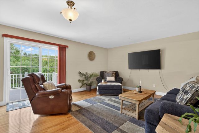15 Shaker Heights Lane, Chester, NH 03036
