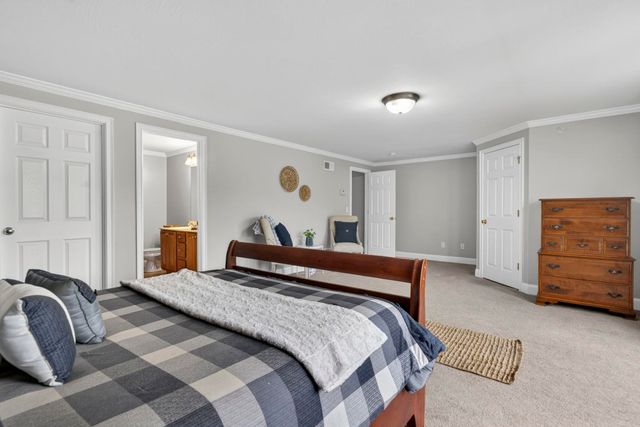 15 Shaker Heights Lane, Chester, NH 03036