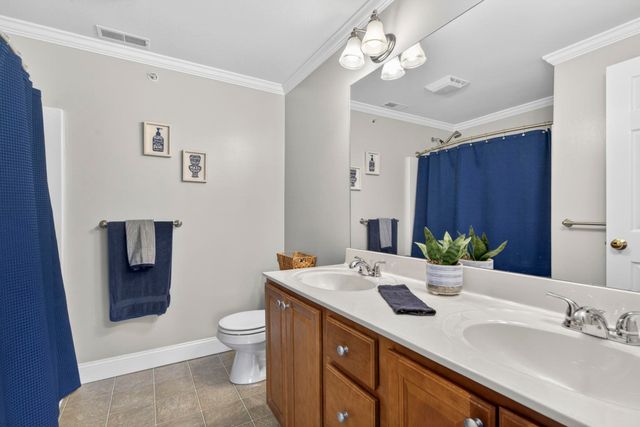 15 Shaker Heights Lane, Chester, NH 03036