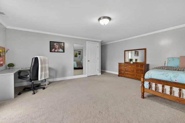 15 Shaker Heights Lane, Chester, NH 03036