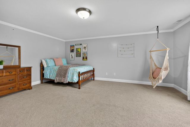 15 Shaker Heights Lane, Chester, NH 03036