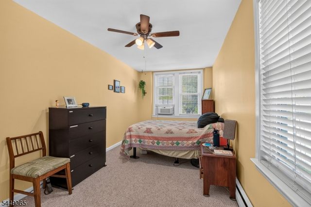 6 Crestwood Ct, Lincoln Park Boro, NJ 07035