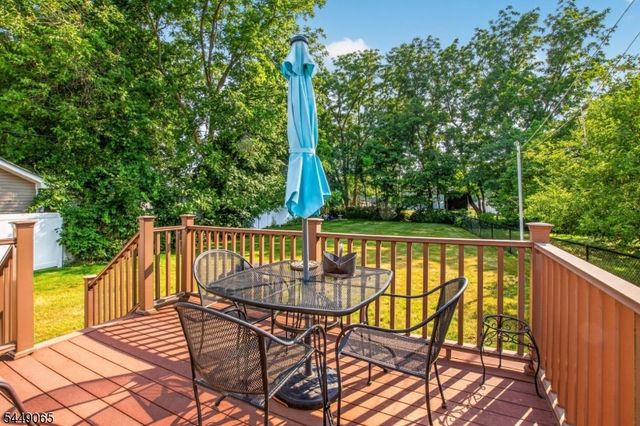 6 Crestwood Ct, Lincoln Park Boro, NJ 07035