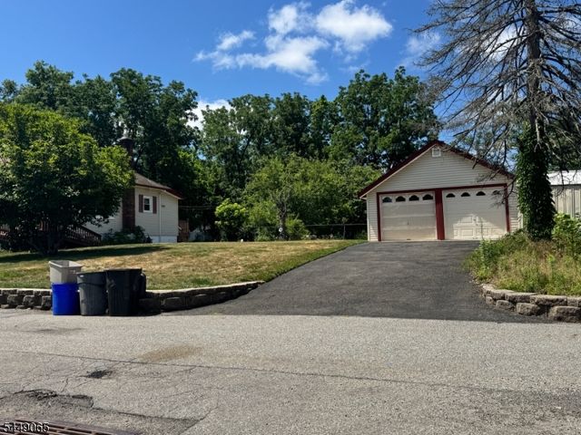 6 Crestwood Ct, Lincoln Park Boro, NJ 07035