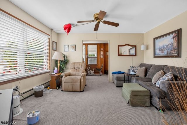 6 Crestwood Ct, Lincoln Park Boro, NJ 07035
