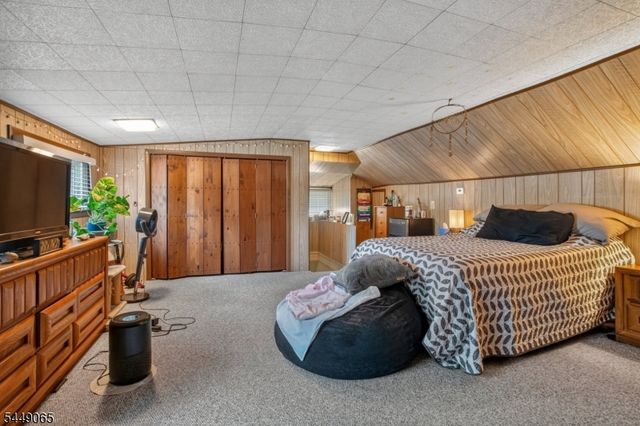 6 Crestwood Ct, Lincoln Park Boro, NJ 07035