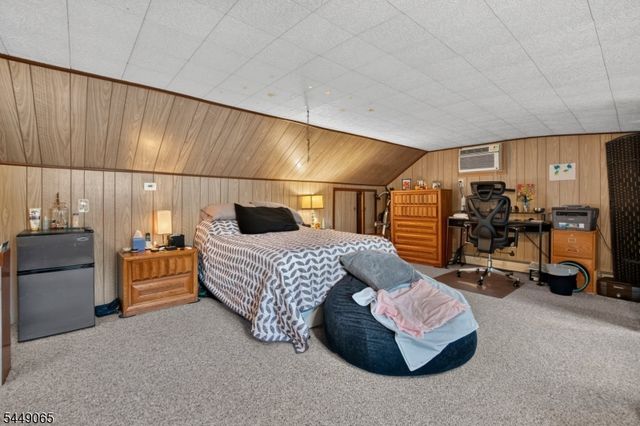 6 Crestwood Ct, Lincoln Park Boro, NJ 07035