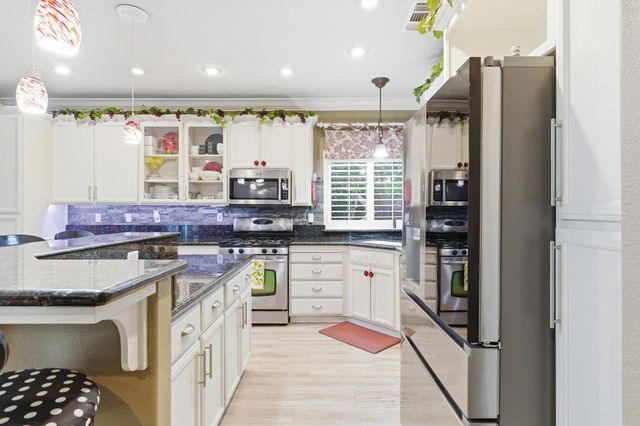 1184 River Ave, Oakdale, CA 95361