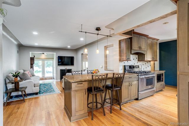 1010 E Dartmouth Avenue, Englewood, CO 80113