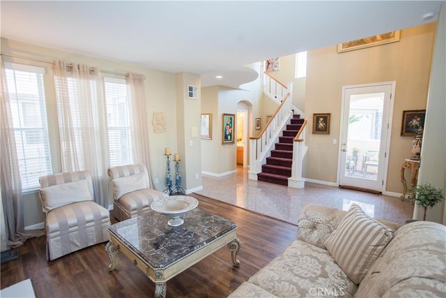 4797 N Pinebury, Clovis, CA 93619