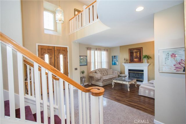 4797 N Pinebury, Clovis, CA 93619