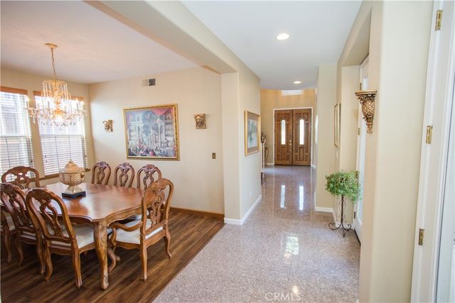 4797 N Pinebury, Clovis, CA 93619