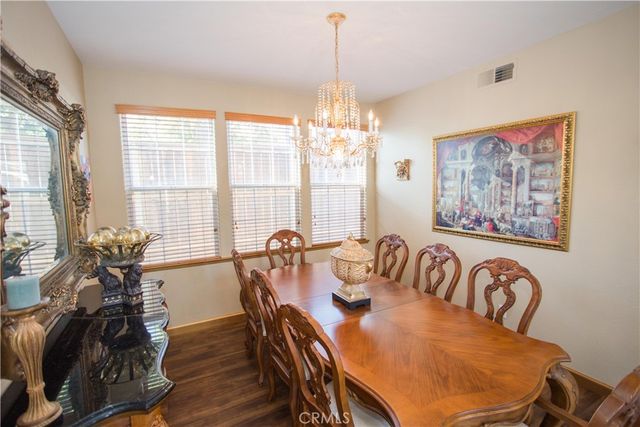 4797 N Pinebury, Clovis, CA 93619