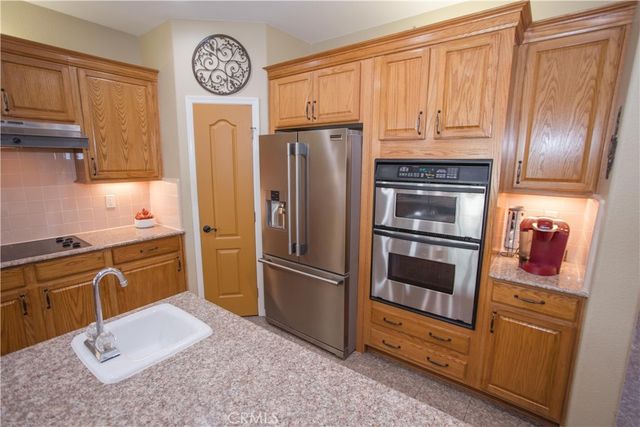 4797 N Pinebury, Clovis, CA 93619