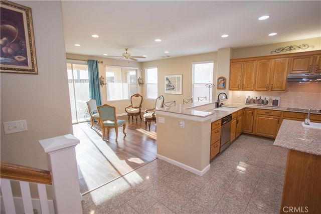 4797 N Pinebury, Clovis, CA 93619