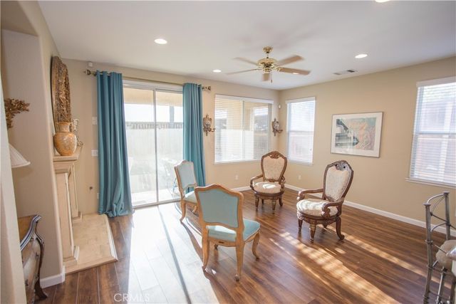 4797 N Pinebury, Clovis, CA 93619