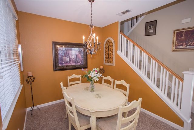 4797 N Pinebury, Clovis, CA 93619