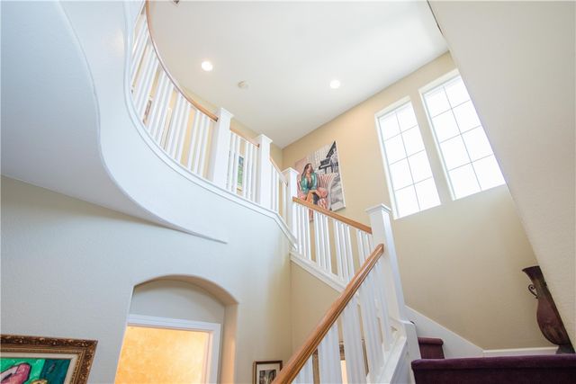 4797 N Pinebury, Clovis, CA 93619