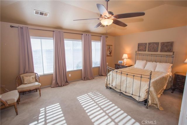 4797 N Pinebury, Clovis, CA 93619
