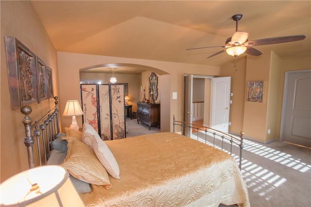 4797 N Pinebury, Clovis, CA 93619
