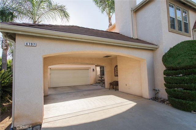 4797 N Pinebury, Clovis, CA 93619