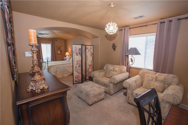 4797 N Pinebury, Clovis, CA 93619