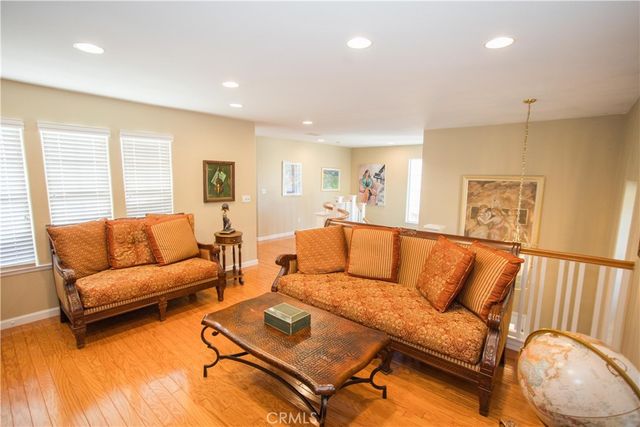 4797 N Pinebury, Clovis, CA 93619
