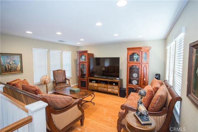 4797 N Pinebury, Clovis, CA 93619