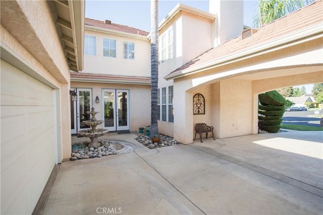 4797 N Pinebury, Clovis, CA 93619