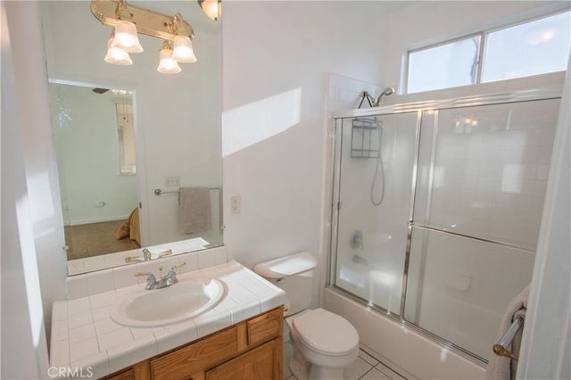 4797 N Pinebury, Clovis, CA 93619