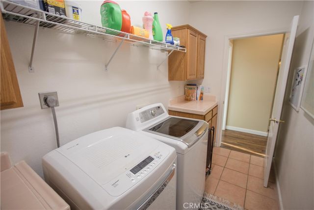 4797 N Pinebury, Clovis, CA 93619