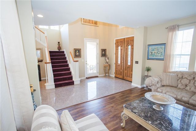 4797 N Pinebury, Clovis, CA 93619