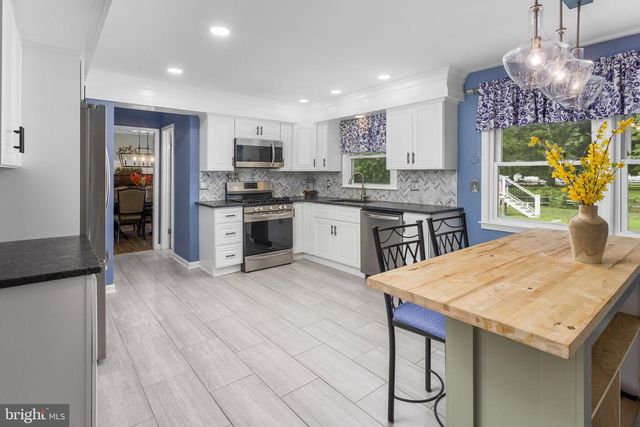 1108 ESTATES BLVD, Hamilton, NJ 08690